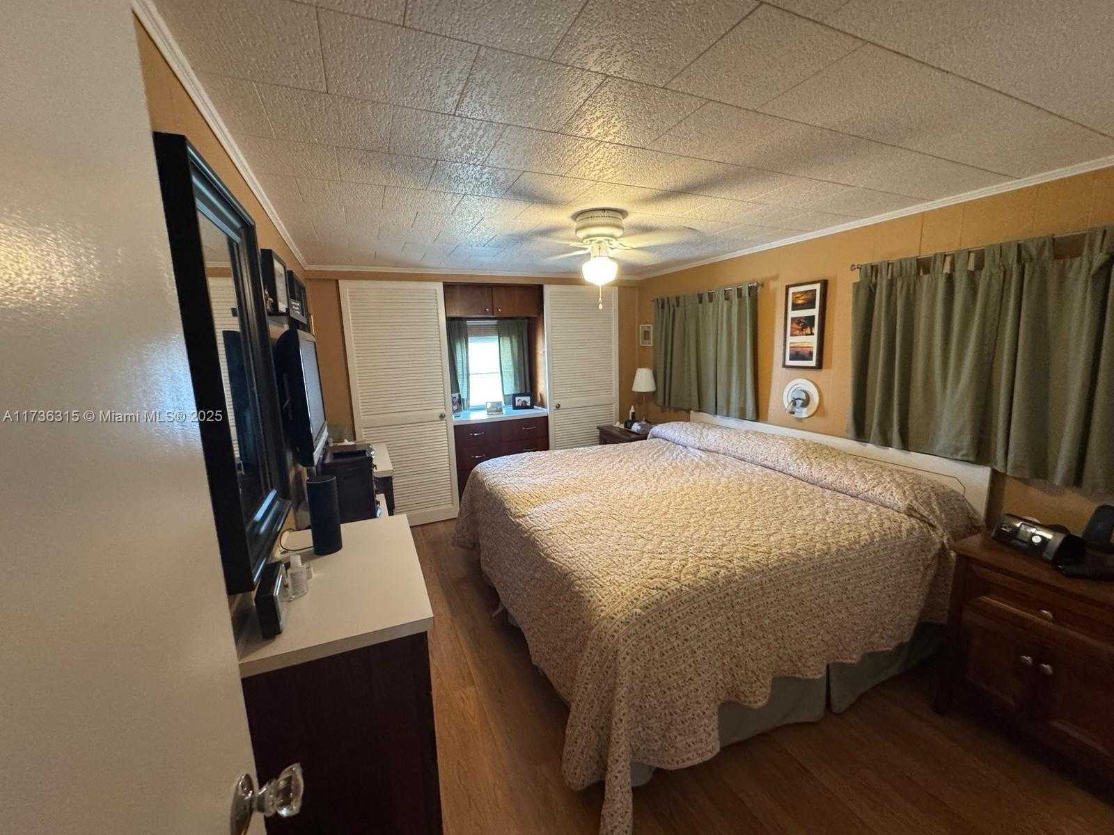 Small Image of 8630 SOUTH WEST 21ST CT, Davie Number 25