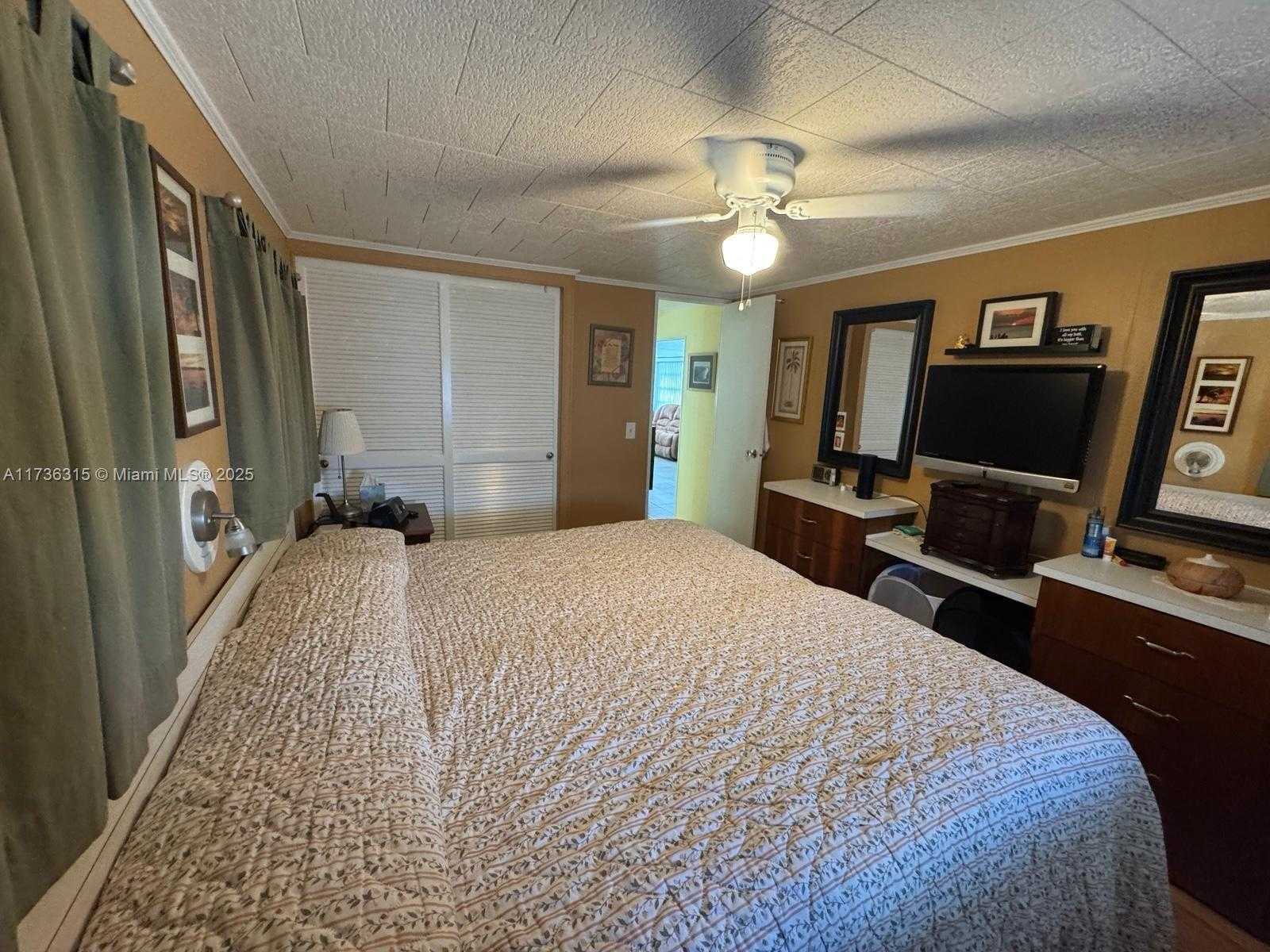 Small Image of 8630 SOUTH WEST 21ST CT, Davie Number 26