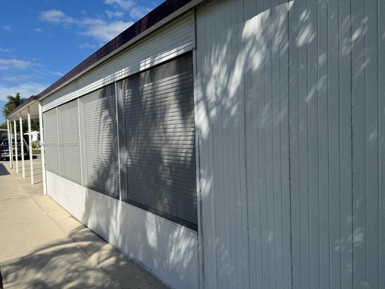 Small Image of 8630 SOUTH WEST 21ST CT, Davie Number 3