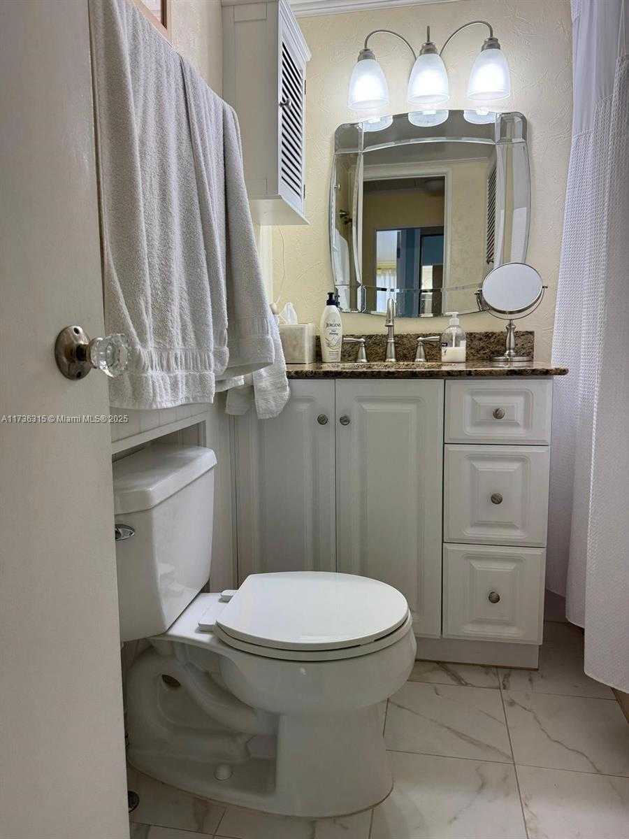 Small Image of 8630 SOUTH WEST 21ST CT, Davie Number 31
