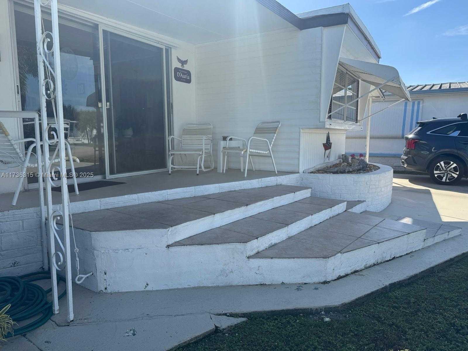 Small Image of 8630 SOUTH WEST 21ST CT, Davie Number 4
