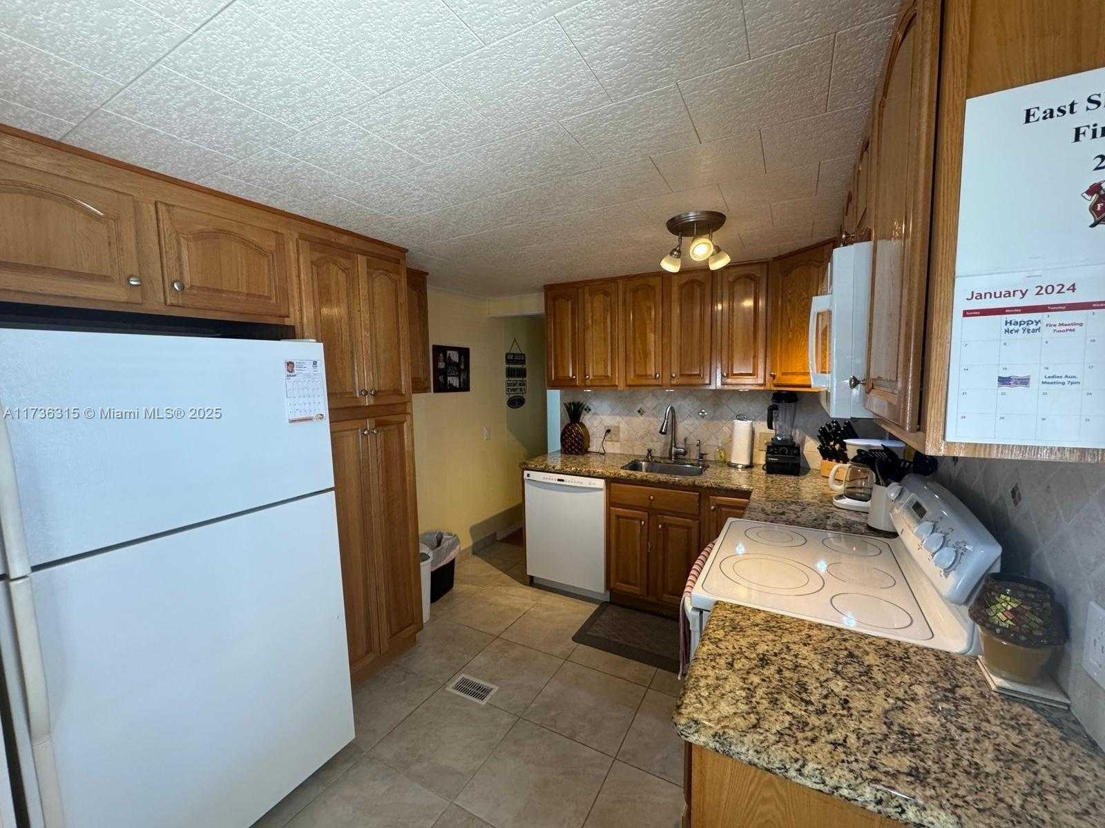 Small Image of 8630 SOUTH WEST 21ST CT, Davie Number 5