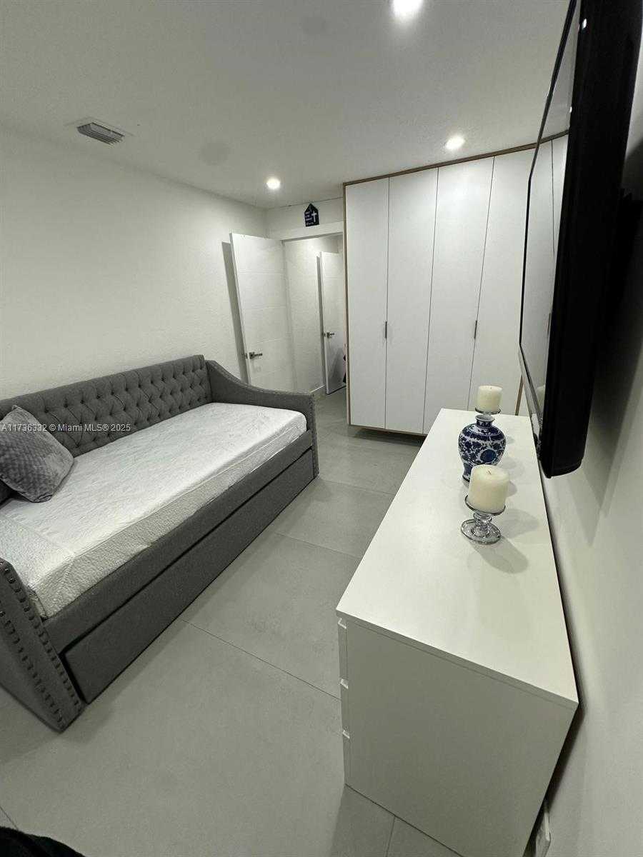 Small Image of 16805 SOUTH WEST 5TH WAY, Weston Number 19