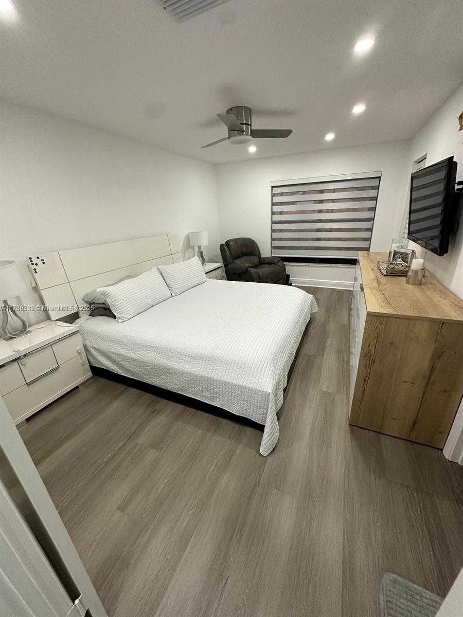 Small Image of 16805 SOUTH WEST 5TH WAY, Weston Number 24
