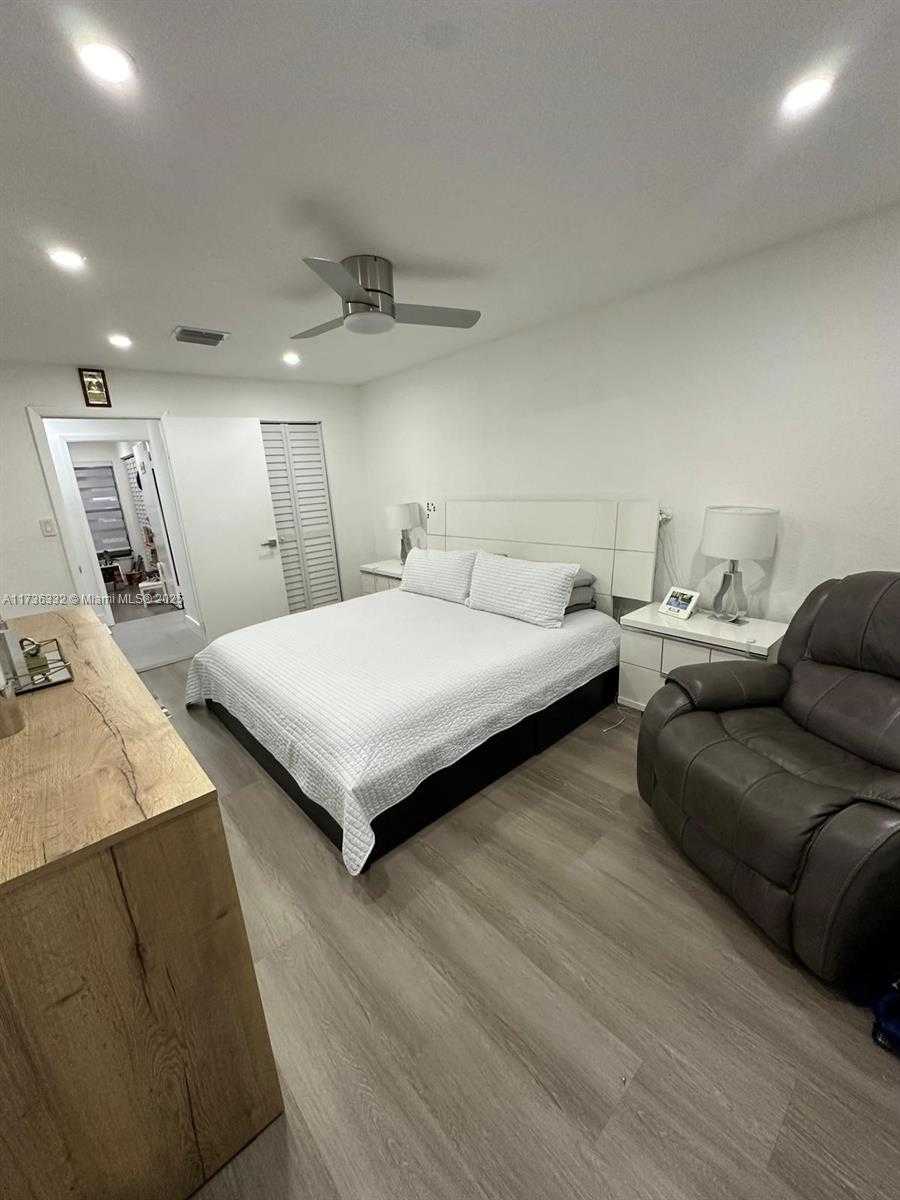 Small Image of 16805 SOUTH WEST 5TH WAY, Weston Number 25