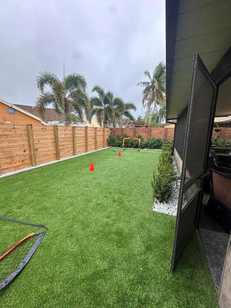 Small Image of 16805 SOUTH WEST 5TH WAY, Weston Number 31