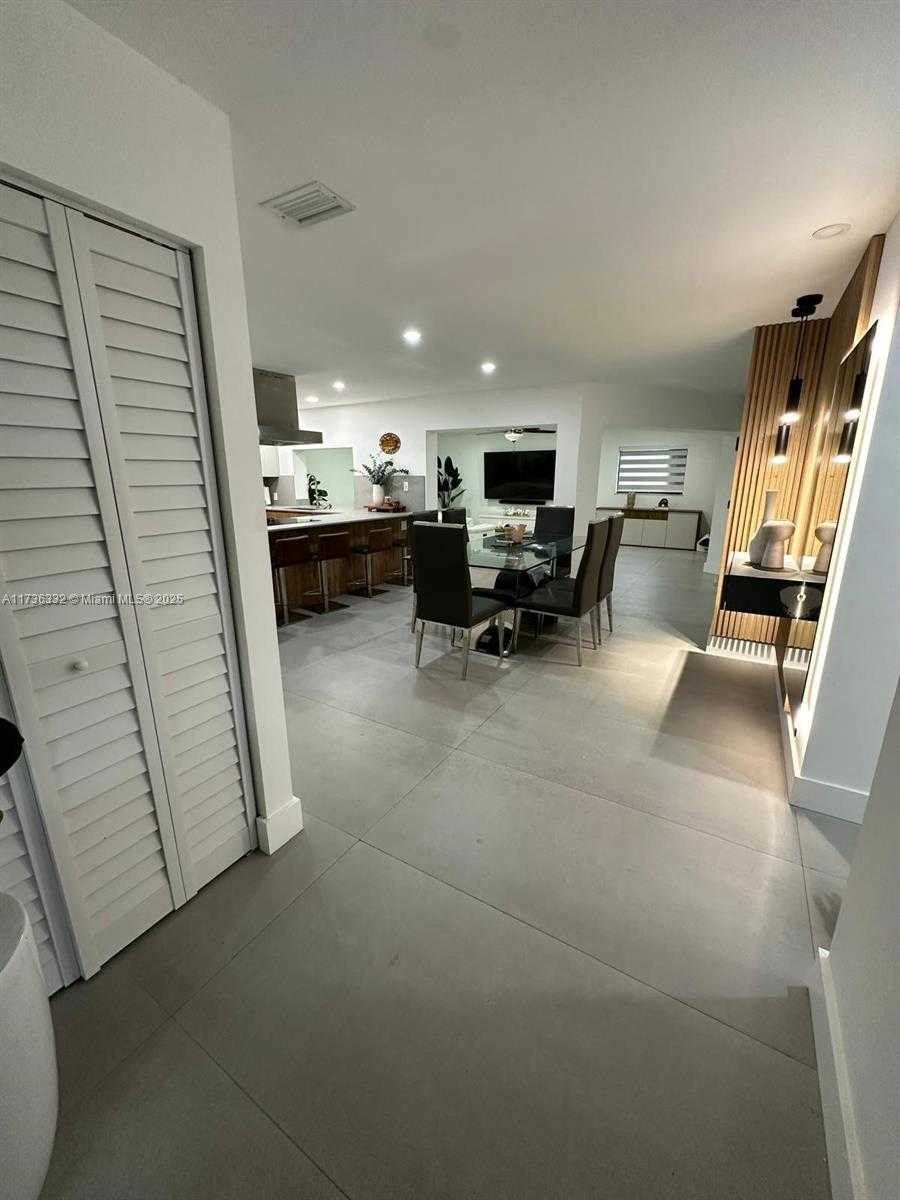 Small Image of 16805 SOUTH WEST 5TH WAY, Weston Number 4