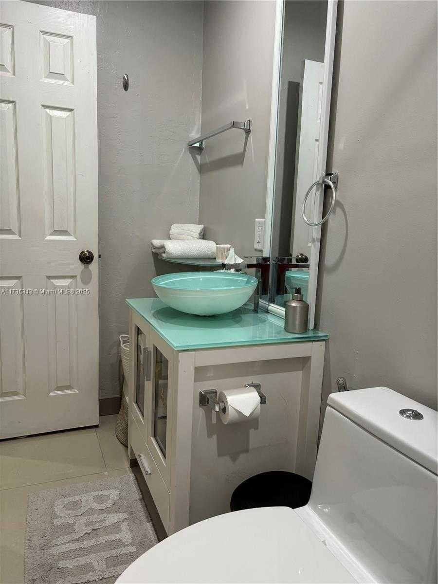 Small Image of 121 WEST 42ND ST, Hialeah Number 11