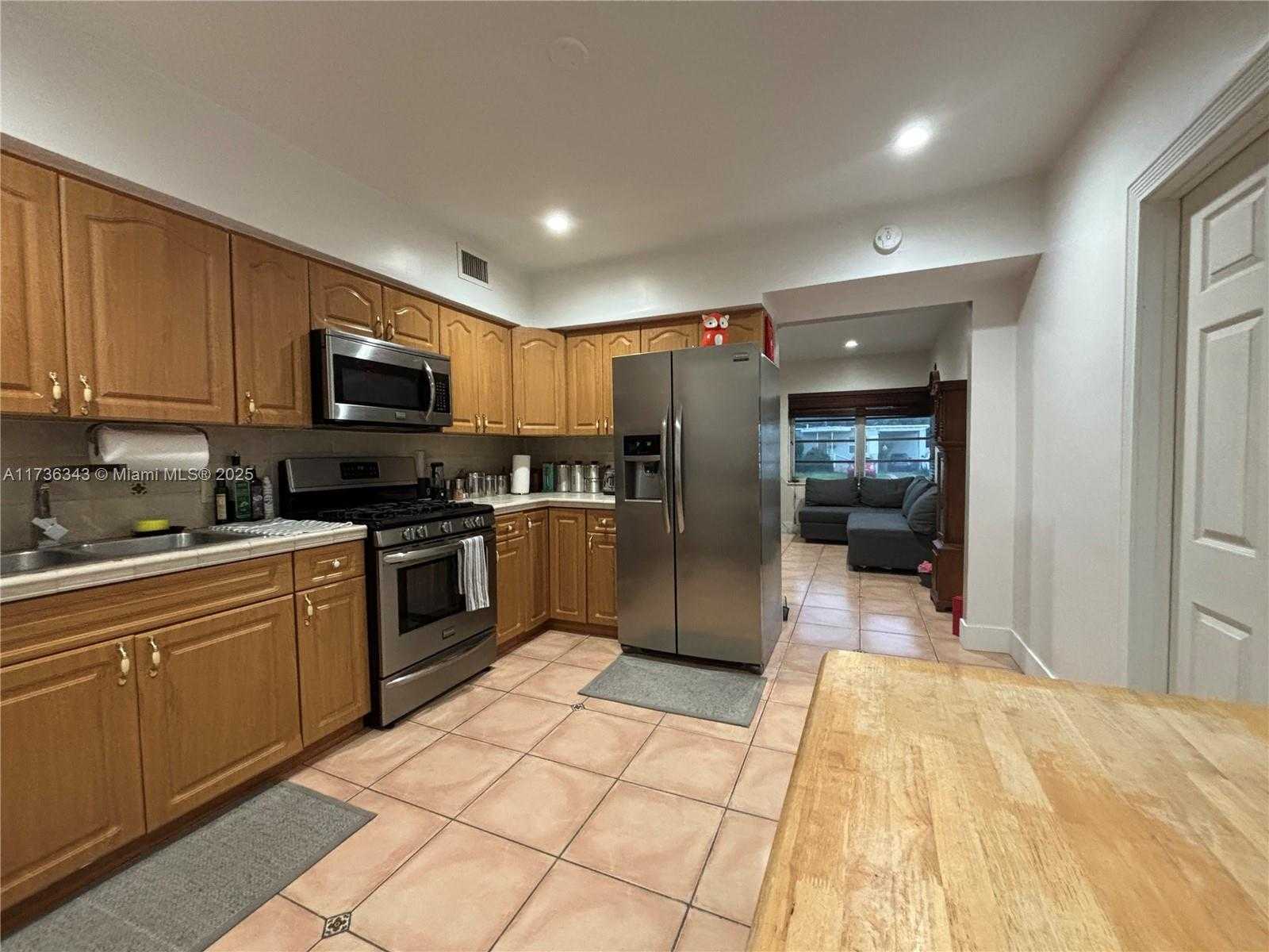 Small Image of 121 WEST 42ND ST, Hialeah Number 14
