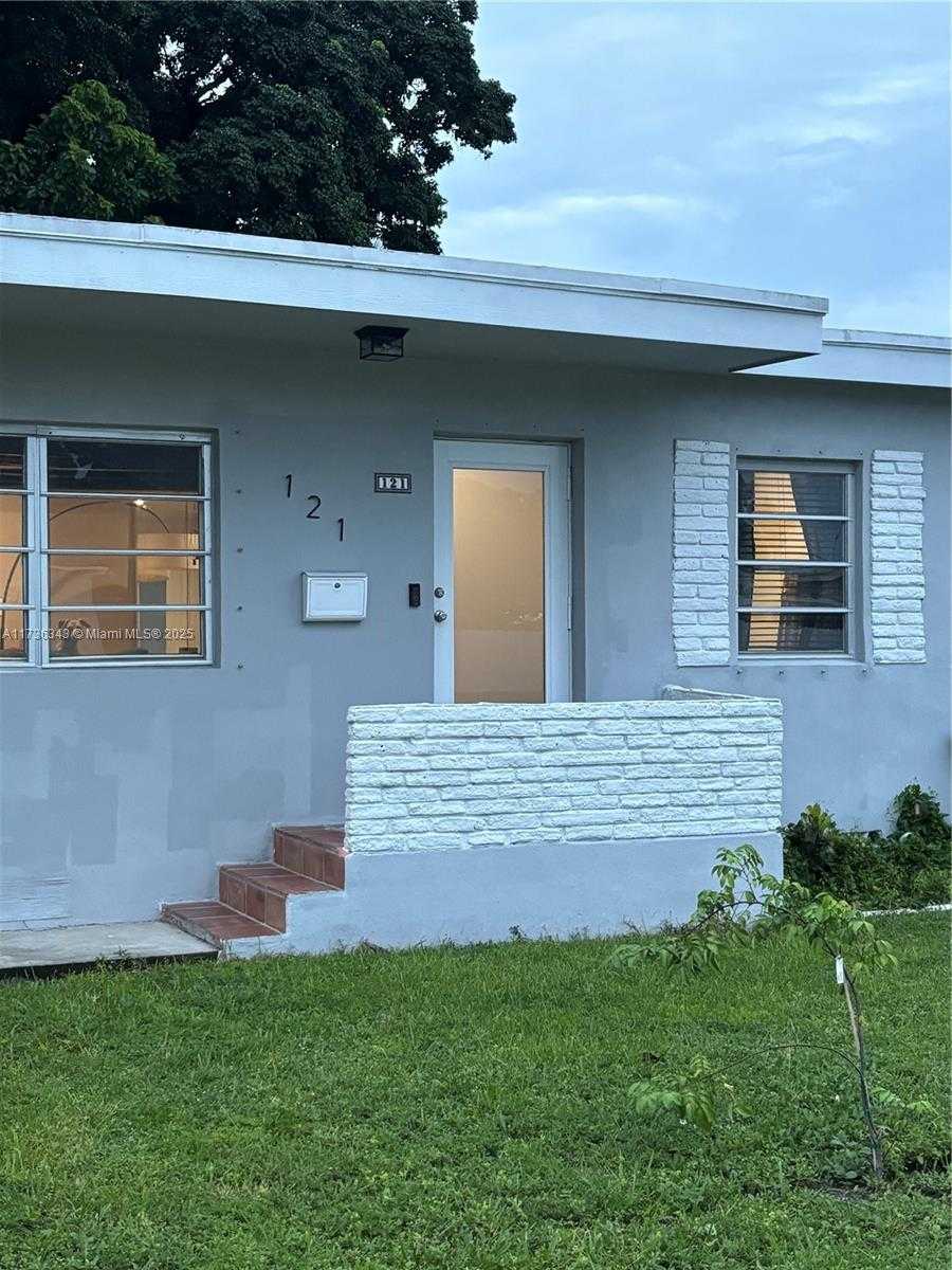 Small Image of 121 WEST 42ND ST, Hialeah Number 2