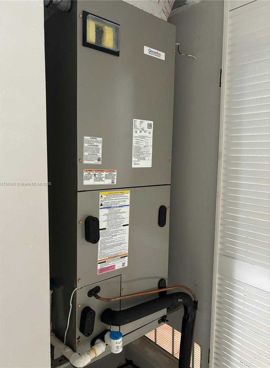 Small Image of 121 WEST 42ND ST, Hialeah Number 23