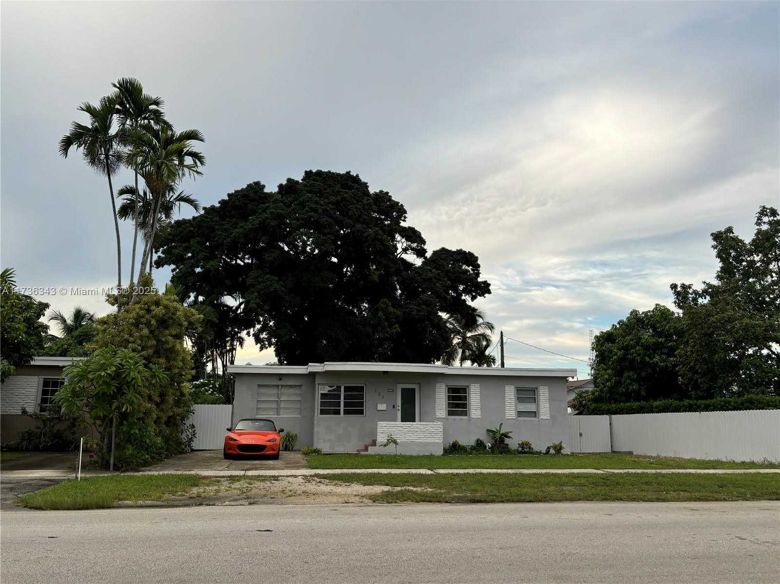 Small Image of 121 WEST 42ND ST, Hialeah Number 28