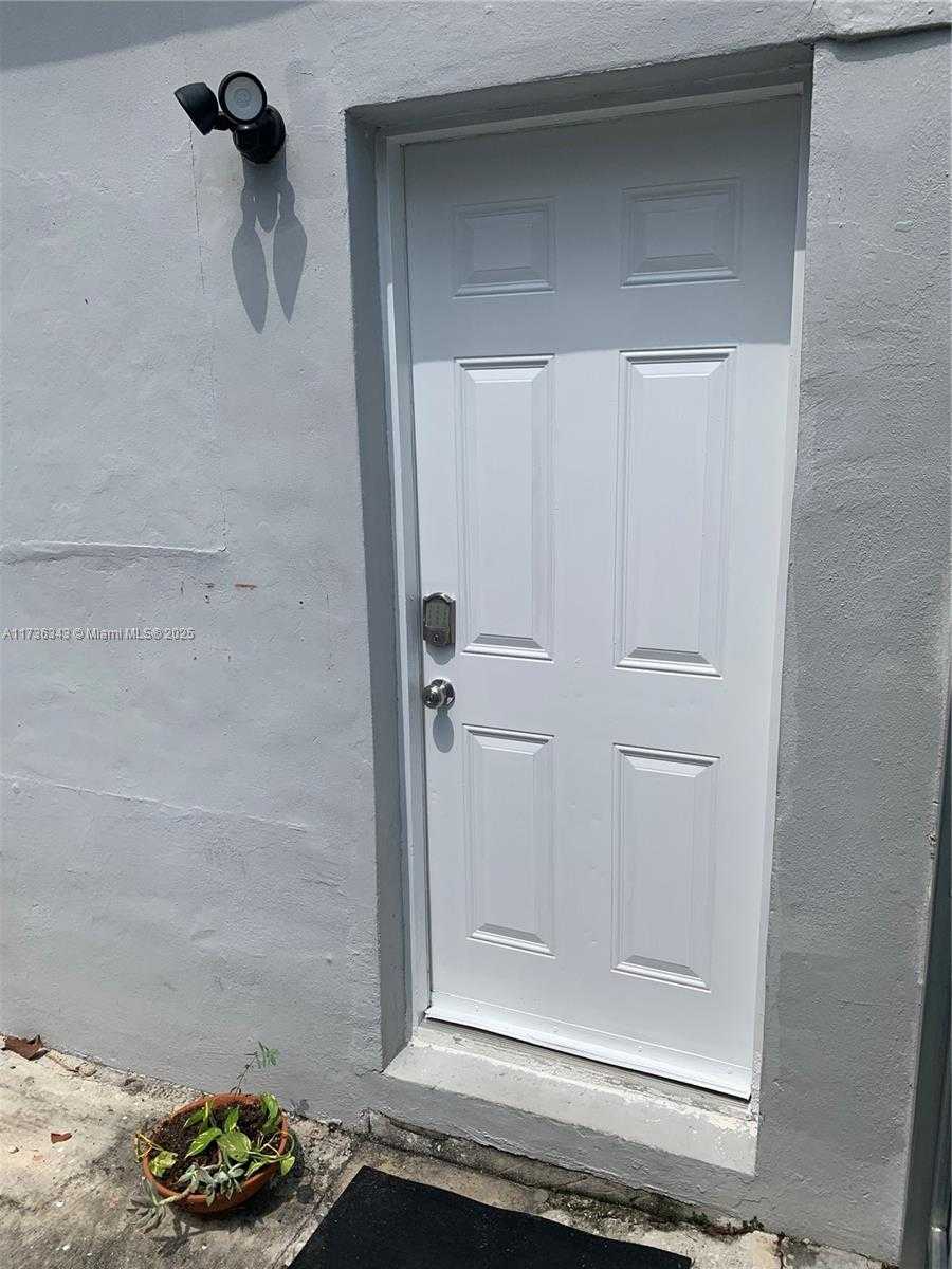 Small Image of 121 WEST 42ND ST, Hialeah Number 30