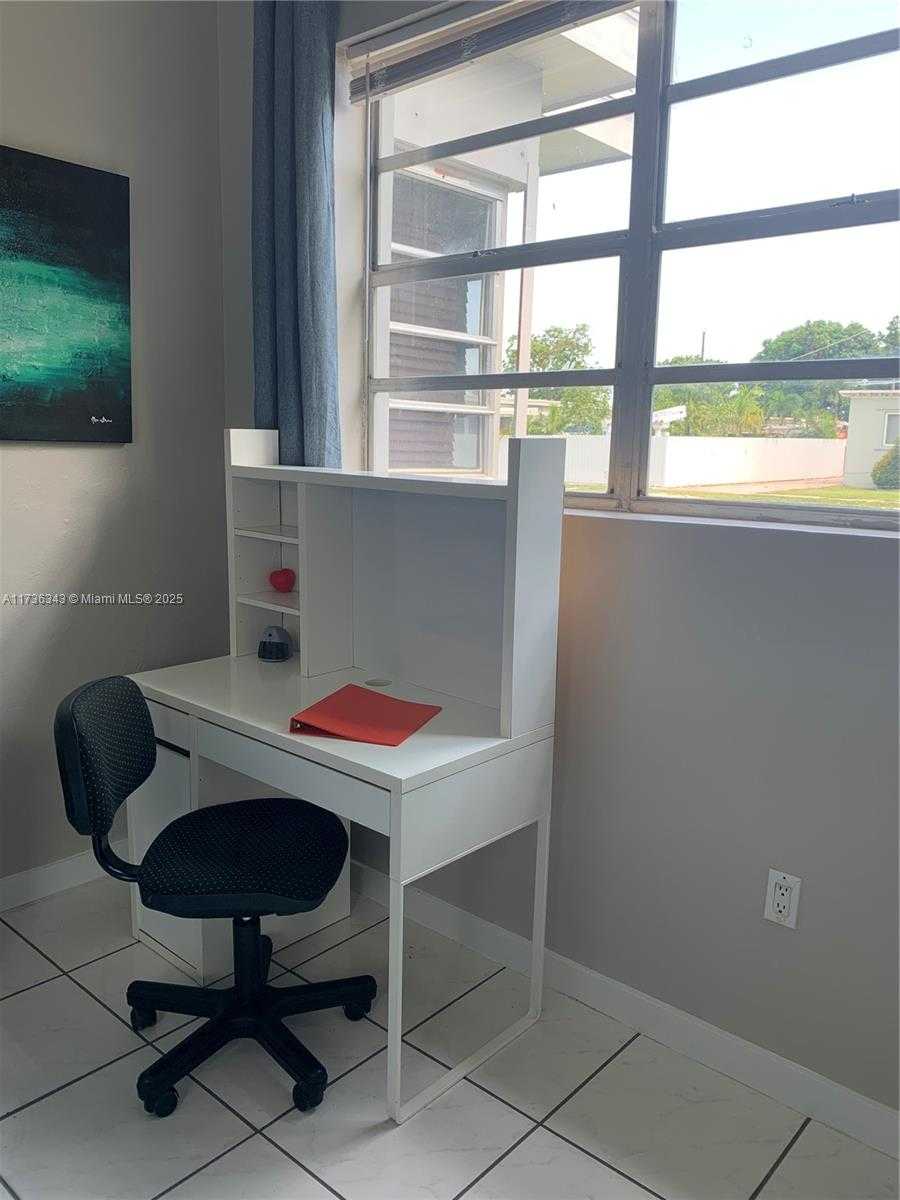 Small Image of 121 WEST 42ND ST, Hialeah Number 34