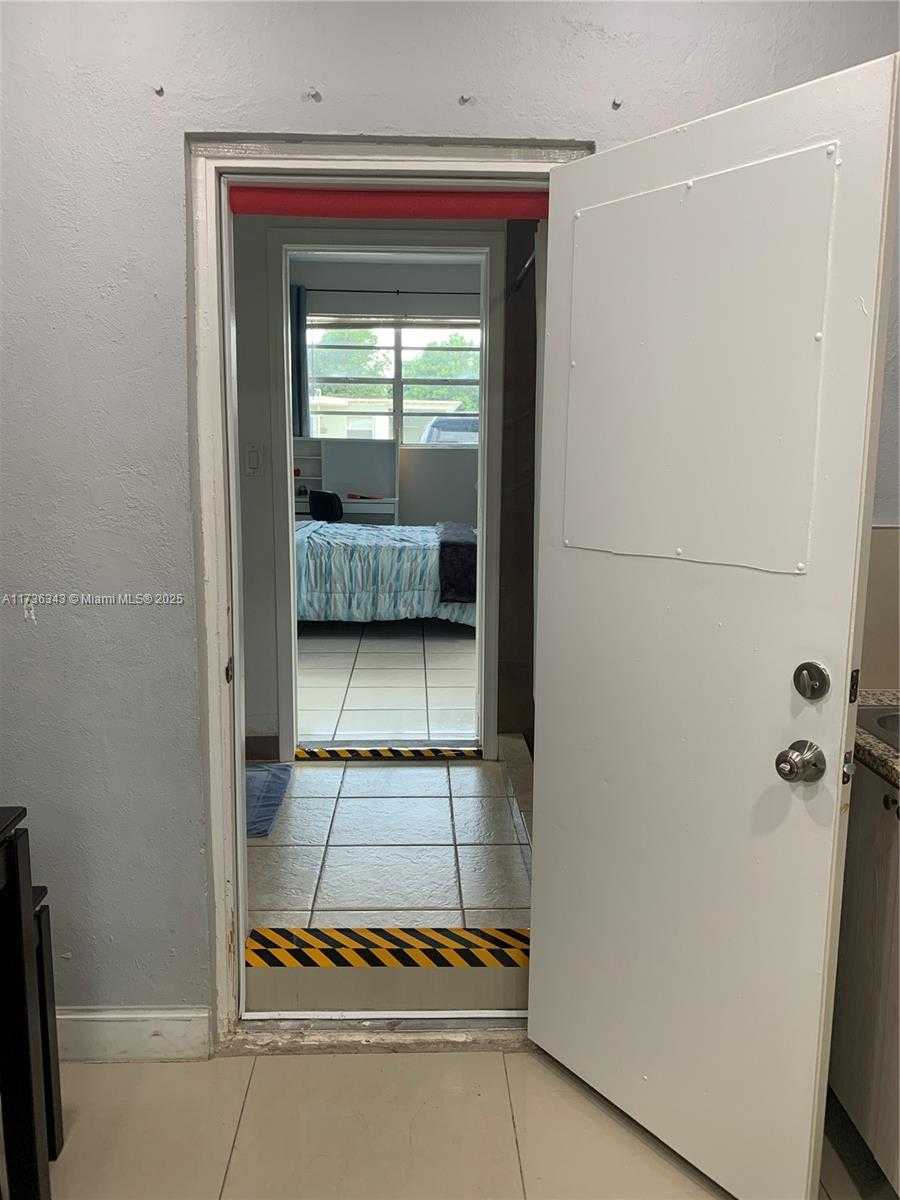 Small Image of 121 WEST 42ND ST, Hialeah Number 40