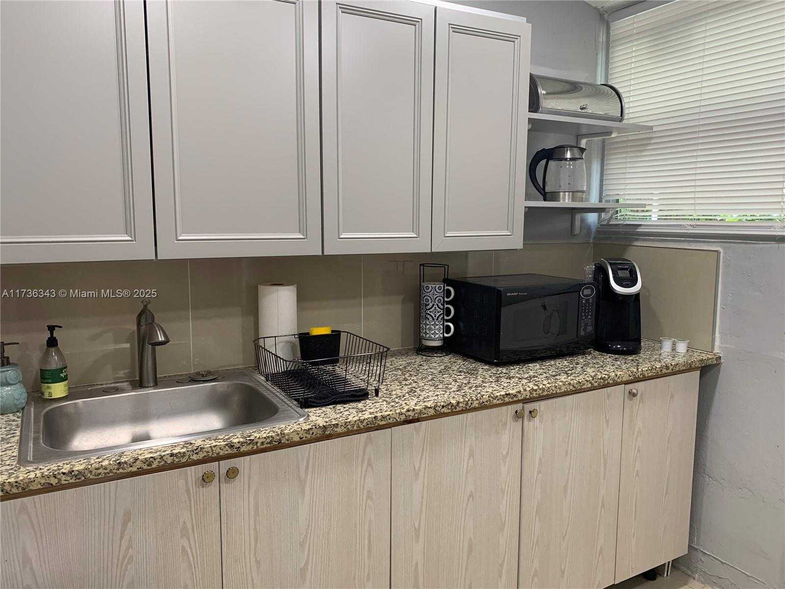 Small Image of 121 WEST 42ND ST, Hialeah Number 41