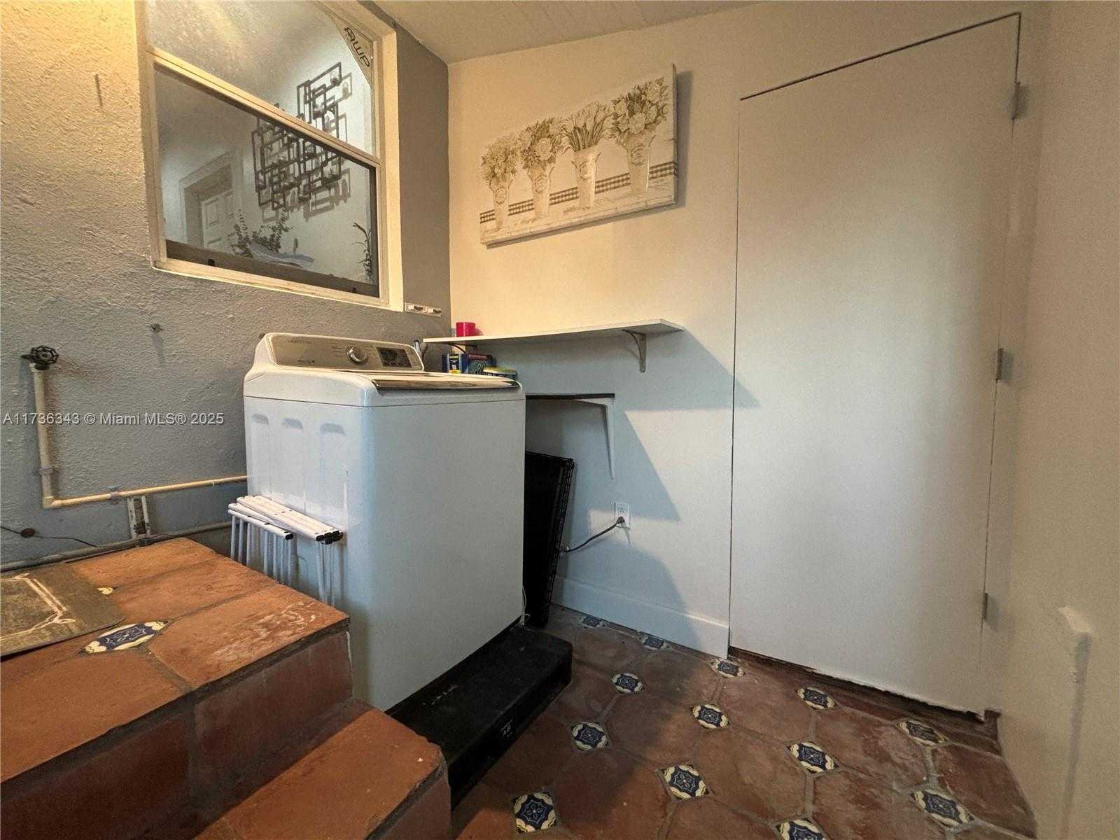 Small Image of 121 WEST 42ND ST, Hialeah Number 45