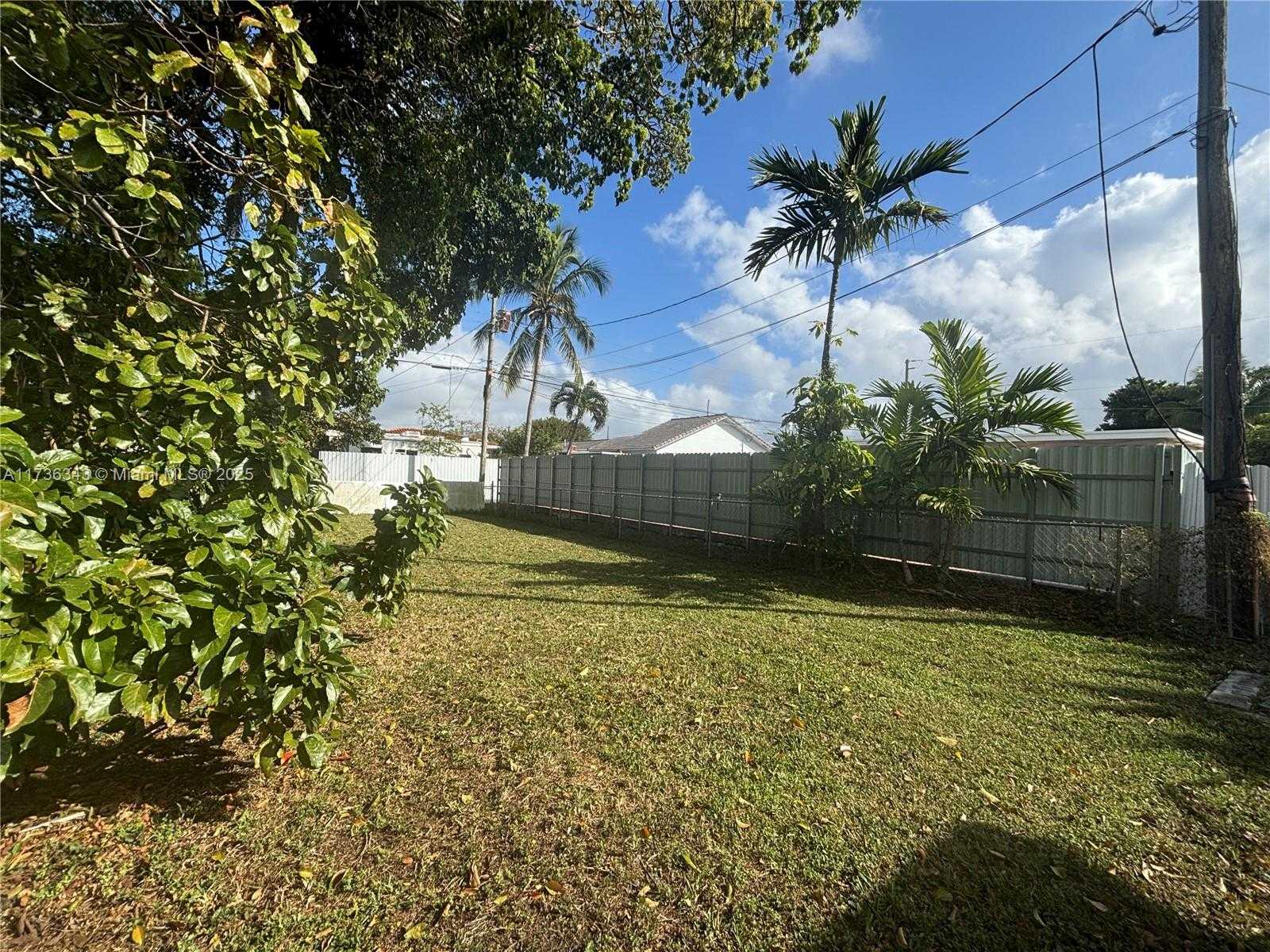Small Image of 121 WEST 42ND ST, Hialeah Number 51