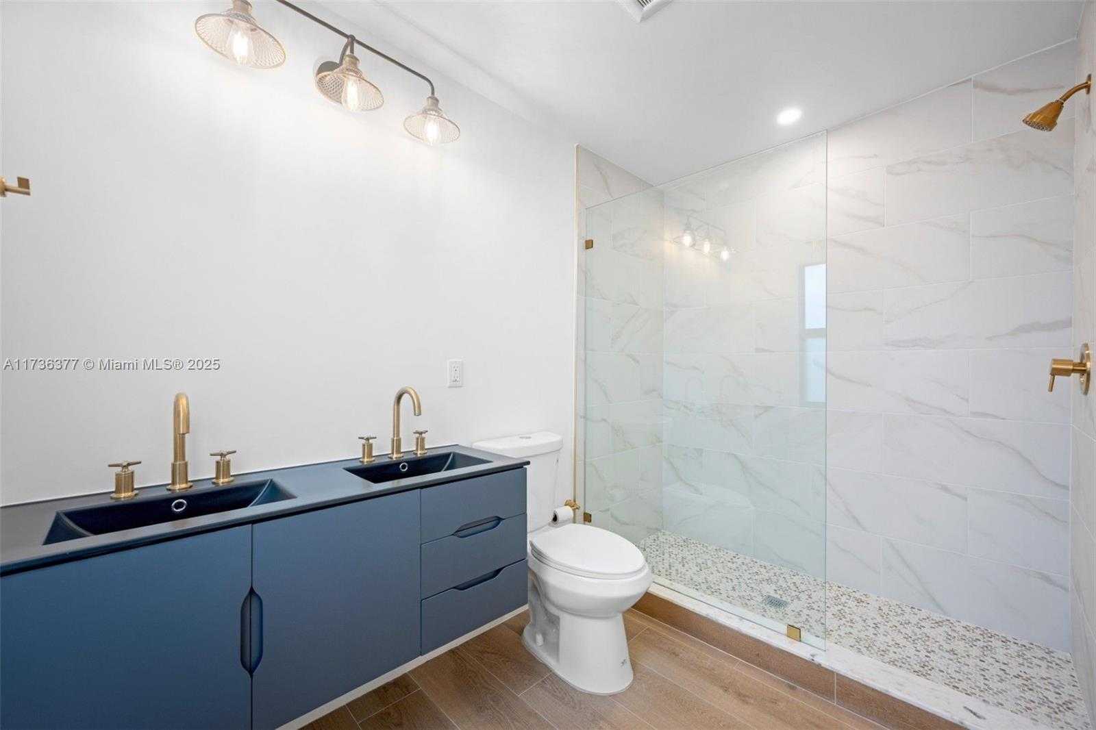 Small Image of 619 35th St, West Palm Beach, FL 33407, USA Number 16