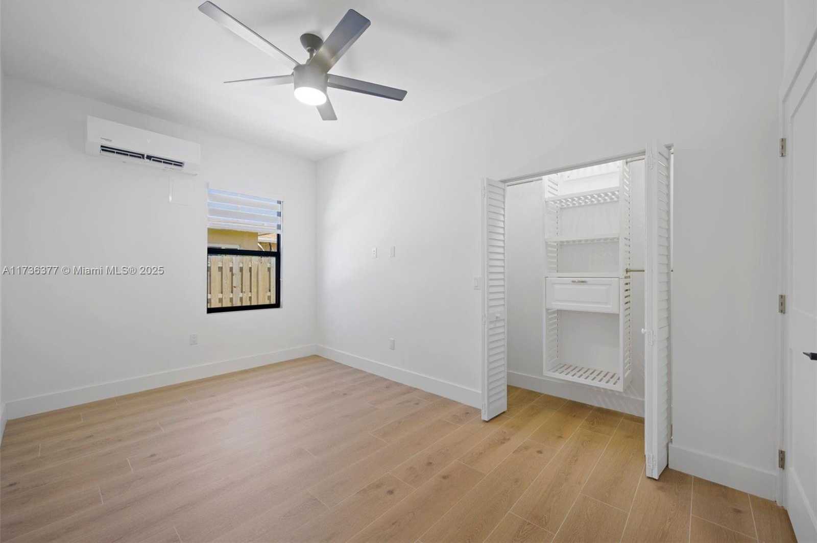 Small Image of 619 35th St, West Palm Beach, FL 33407, USA Number 17