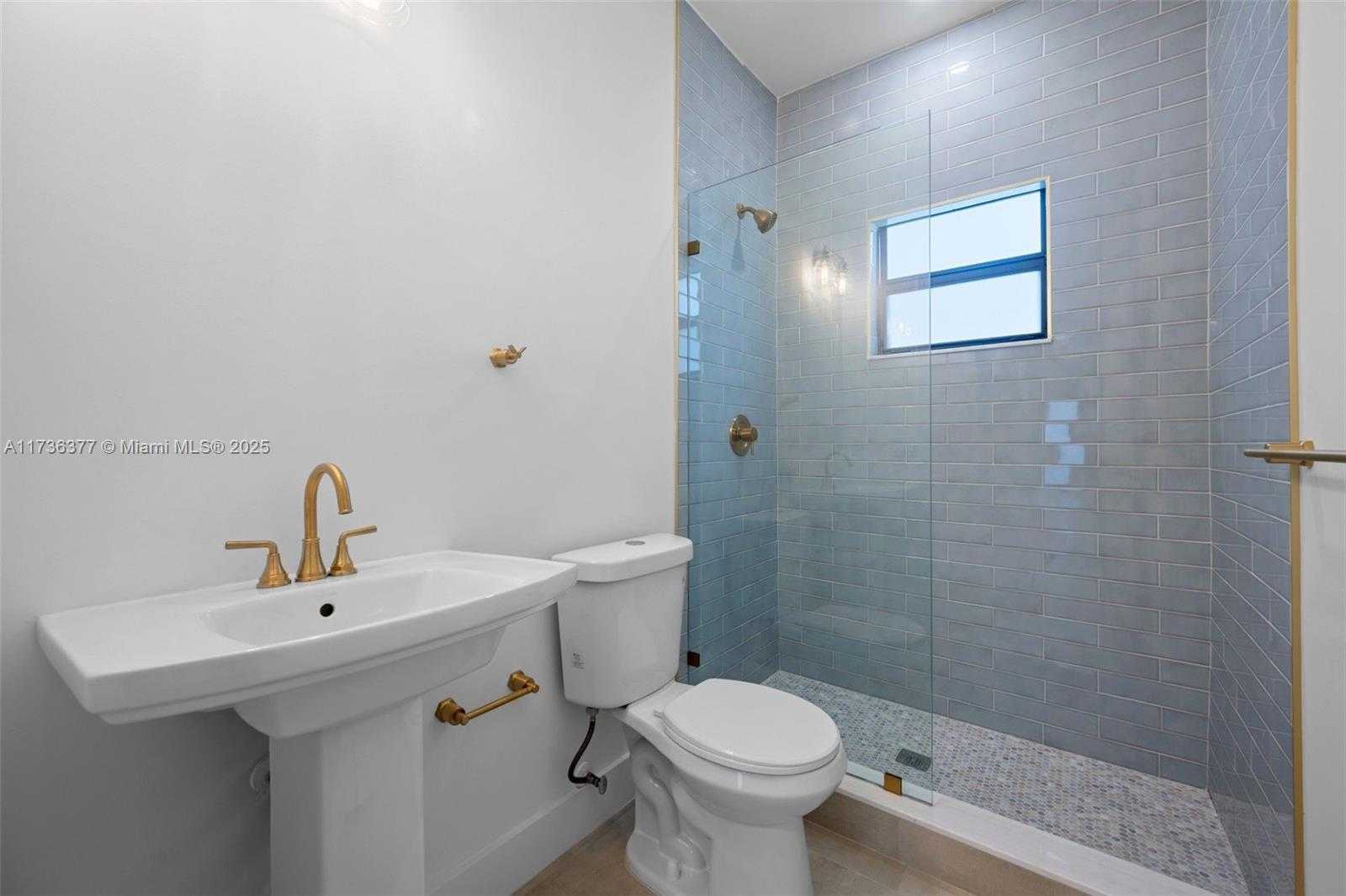Small Image of 619 35th St, West Palm Beach, FL 33407, USA Number 19