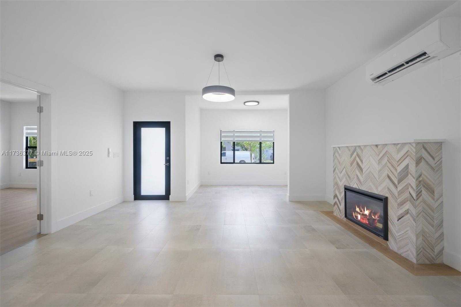 Small Image of 619 35th St, West Palm Beach, FL 33407, USA Number 2