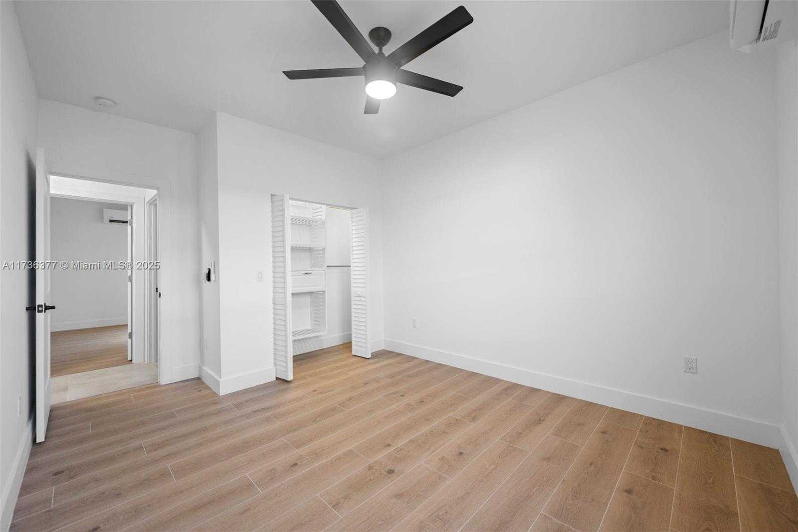 Small Image of 619 35th St, West Palm Beach, FL 33407, USA Number 21