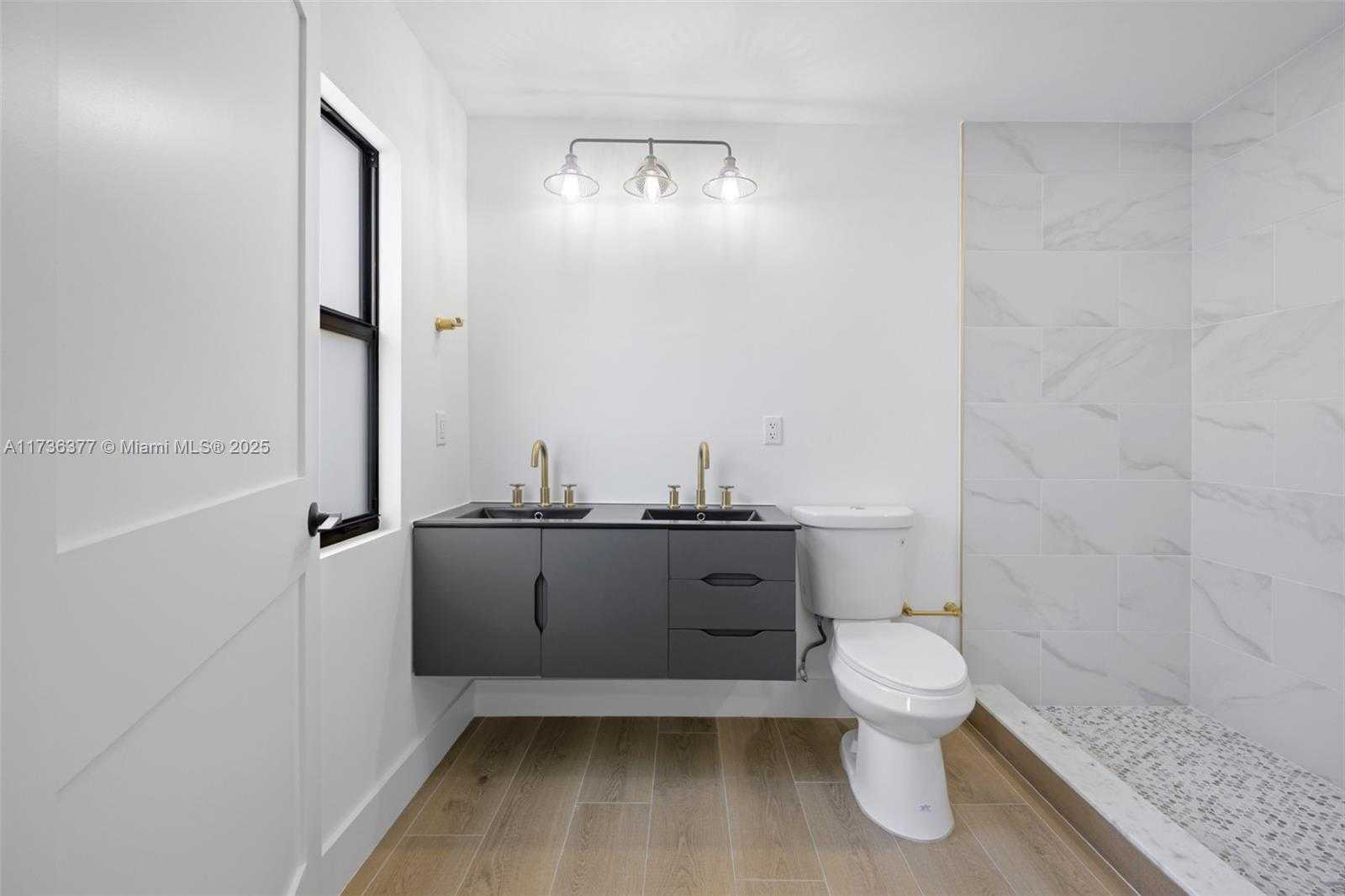 Small Image of 619 35th St, West Palm Beach, FL 33407, USA Number 27