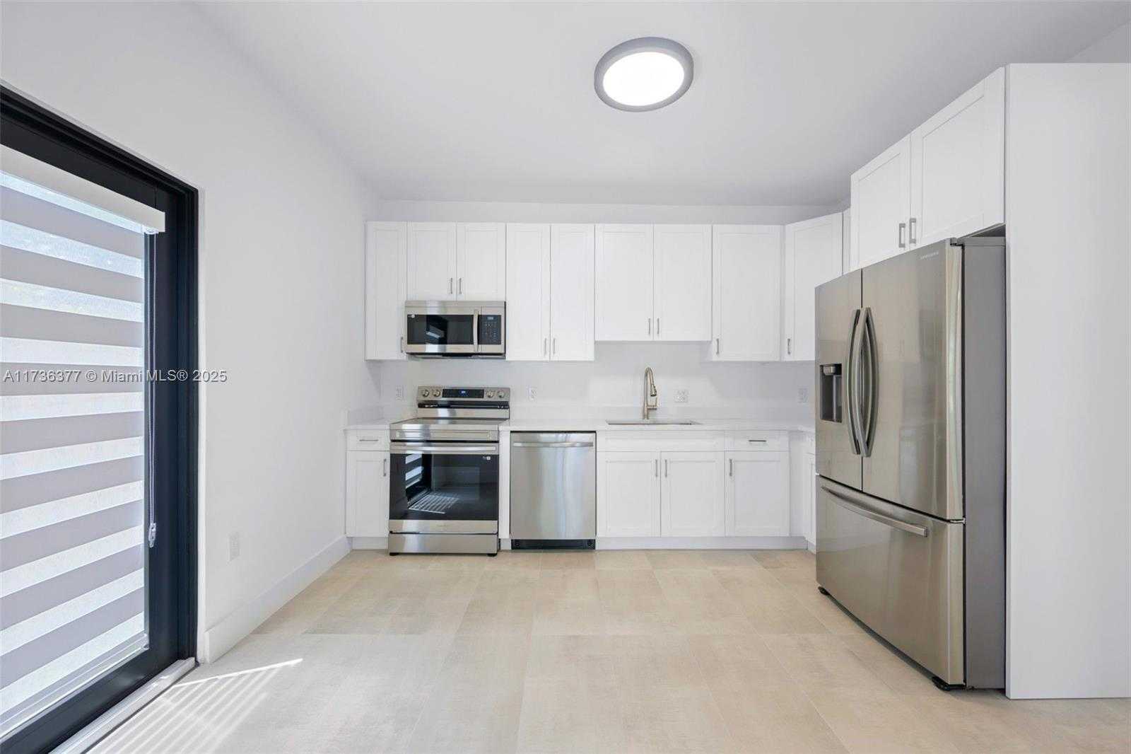 Small Image of 619 35th St, West Palm Beach, FL 33407, USA Number 6