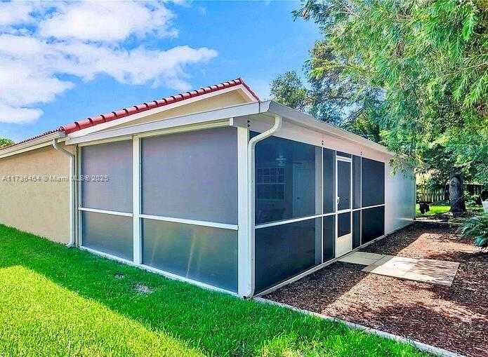 Small Image of 38 GABLES BLVD, Weston Number 17