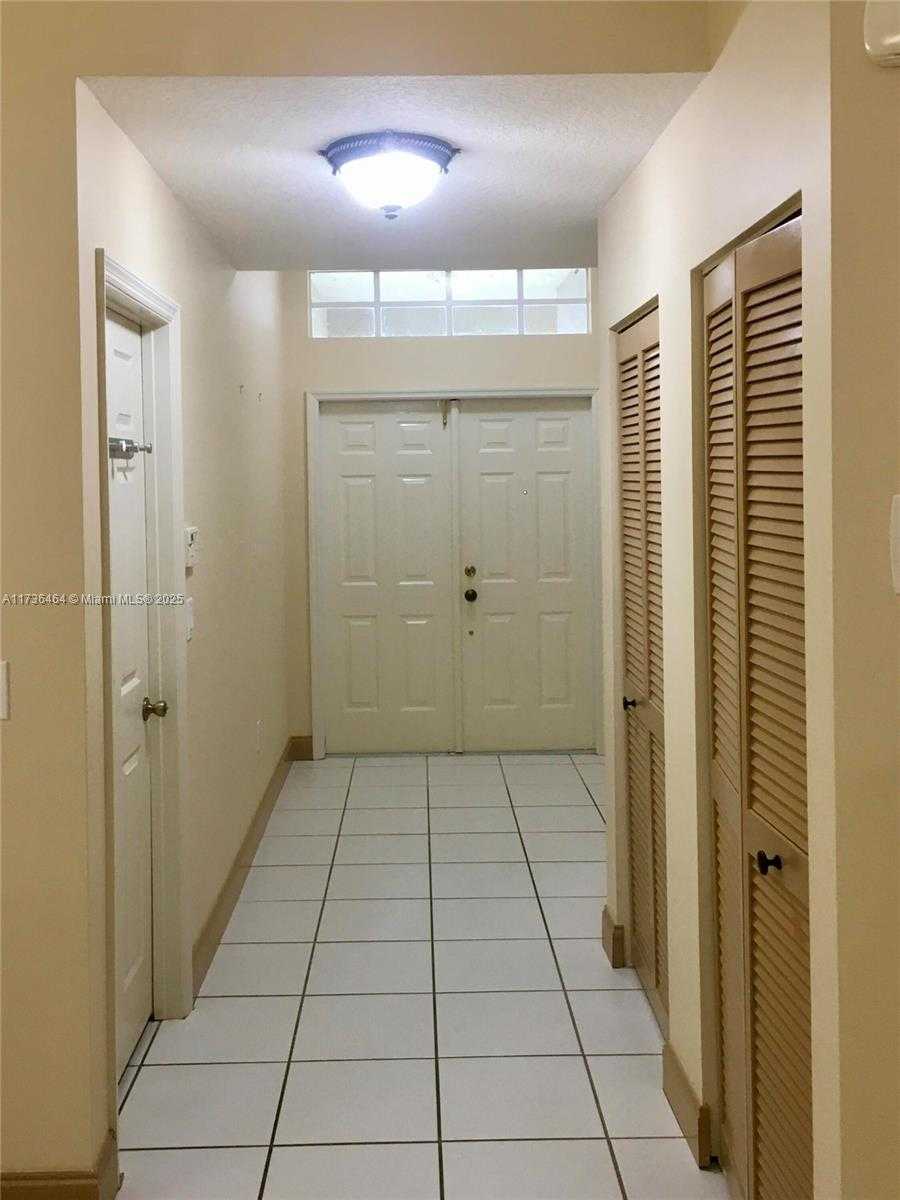 Small Image of 38 GABLES BLVD, Weston Number 19