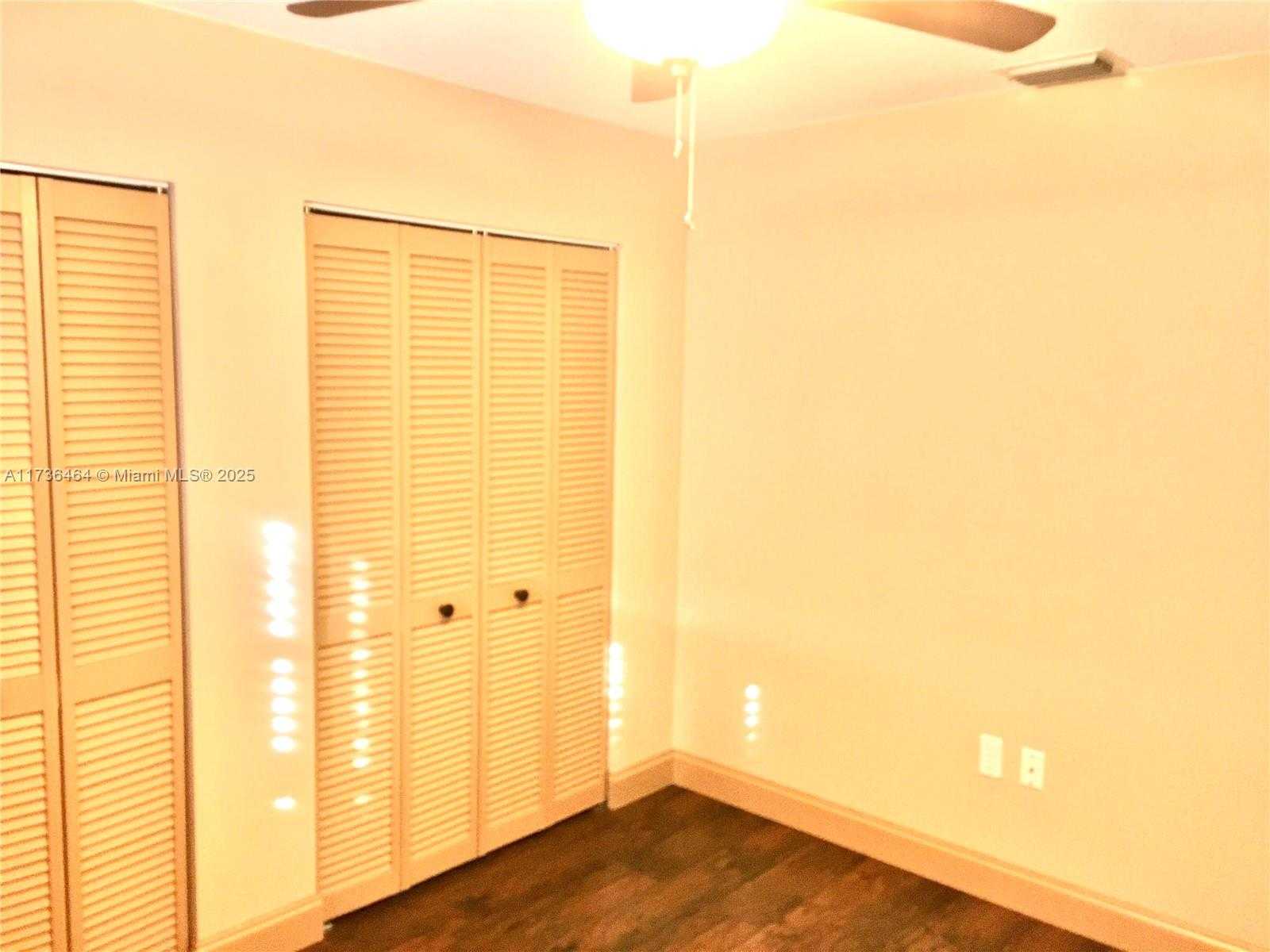 Small Image of 38 GABLES BLVD, Weston Number 22