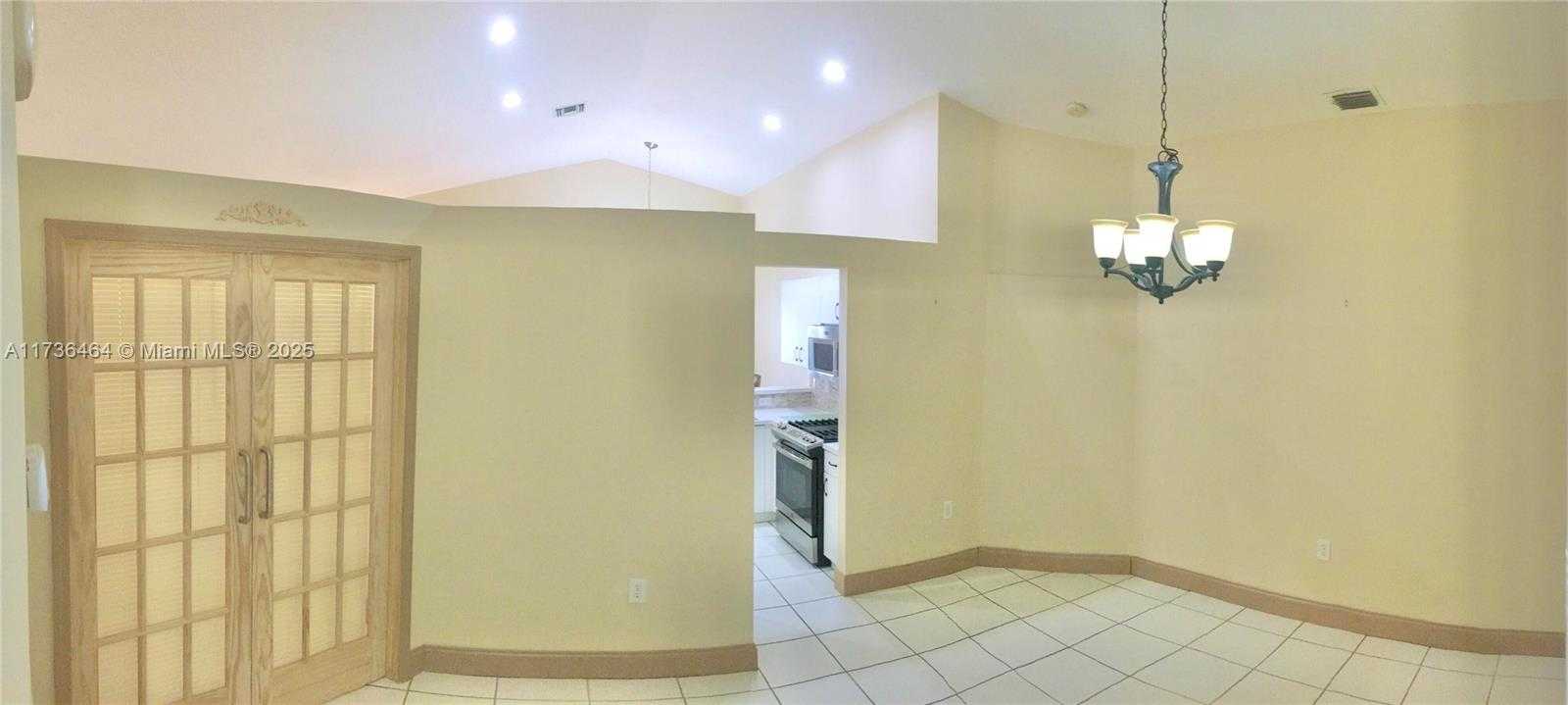 Small Image of 38 GABLES BLVD, Weston Number 26