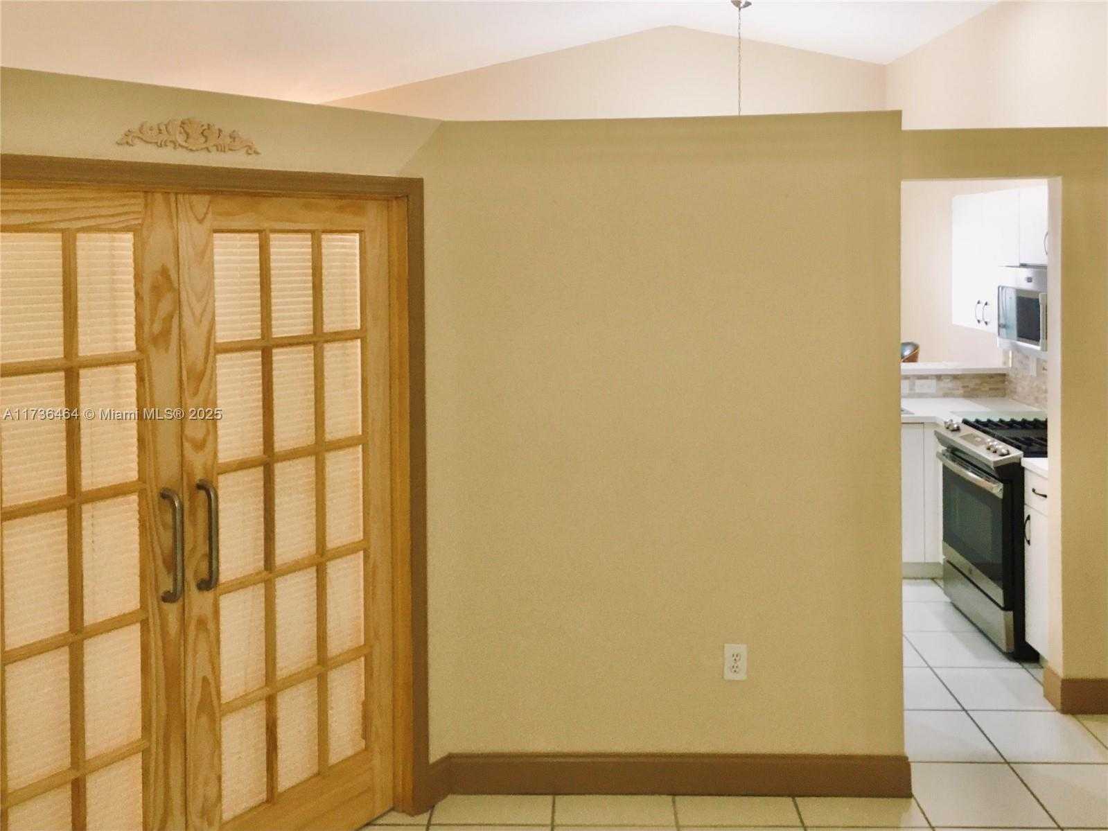 Small Image of 38 GABLES BLVD, Weston Number 27