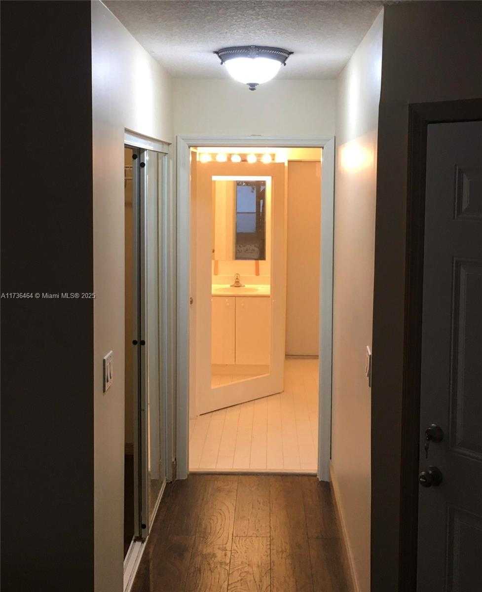 Small Image of 38 GABLES BLVD, Weston Number 30