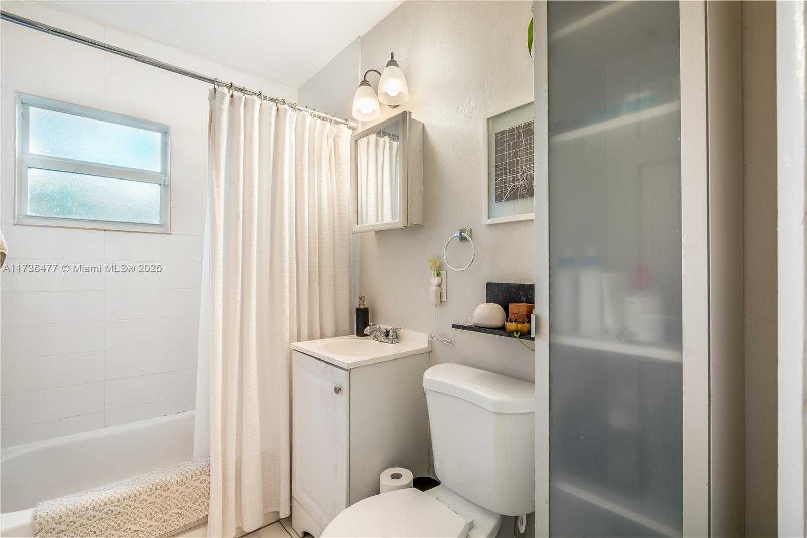 Small Image of 1091 NORTH EAST 36TH ST, Oakland Park Number 21