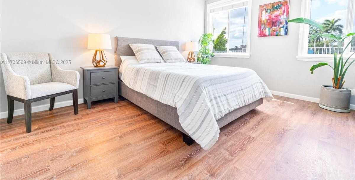 Small Image of 920 GOLDEN CANE DR, Weston Number 16
