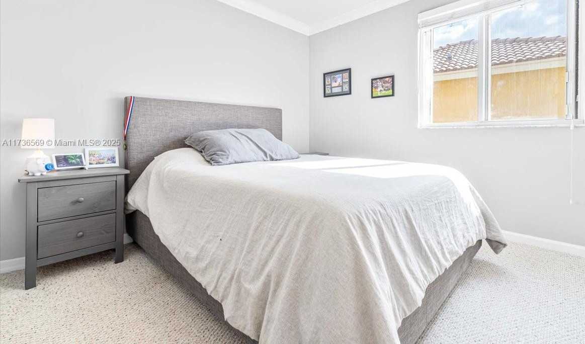 Small Image of 920 GOLDEN CANE DR, Weston Number 20