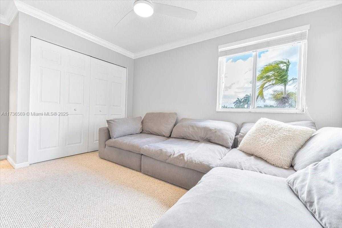 Small Image of 920 GOLDEN CANE DR, Weston Number 26