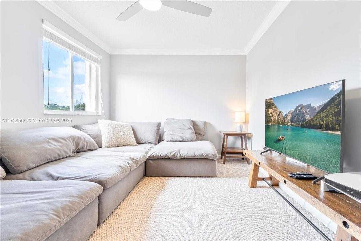 Small Image of 920 GOLDEN CANE DR, Weston Number 27