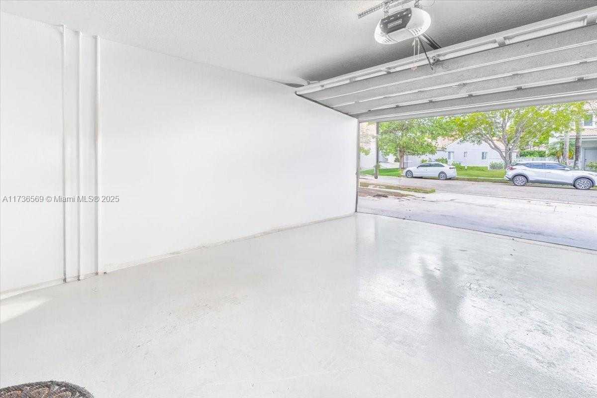 Small Image of 920 GOLDEN CANE DR, Weston Number 31