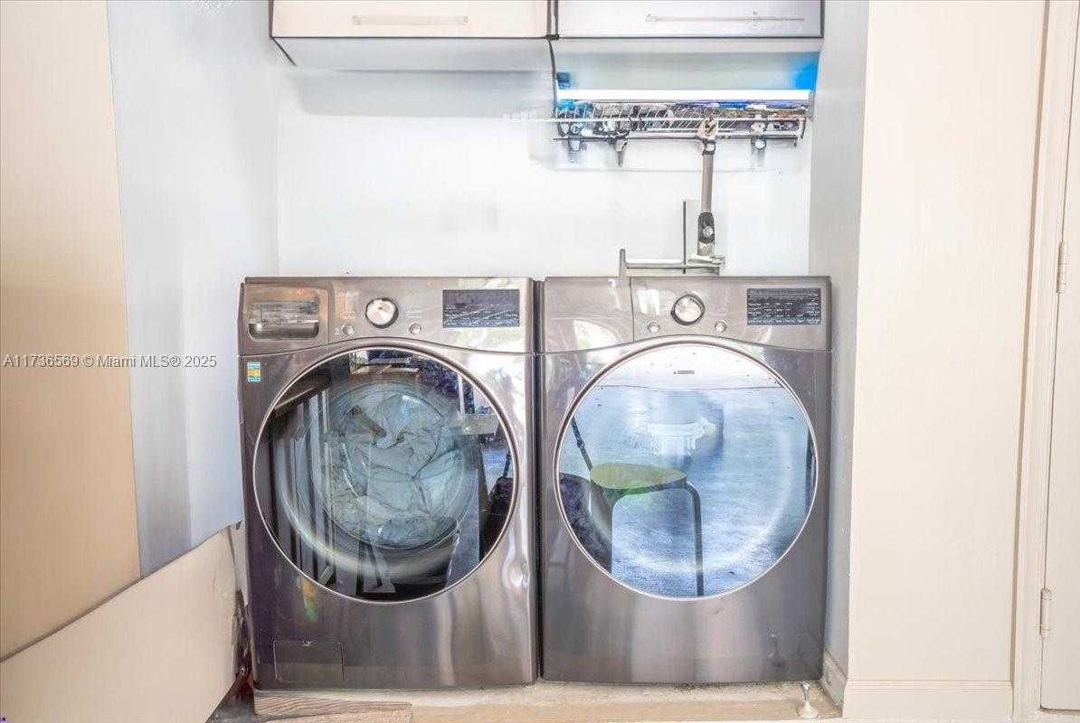Small Image of 920 GOLDEN CANE DR, Weston Number 32
