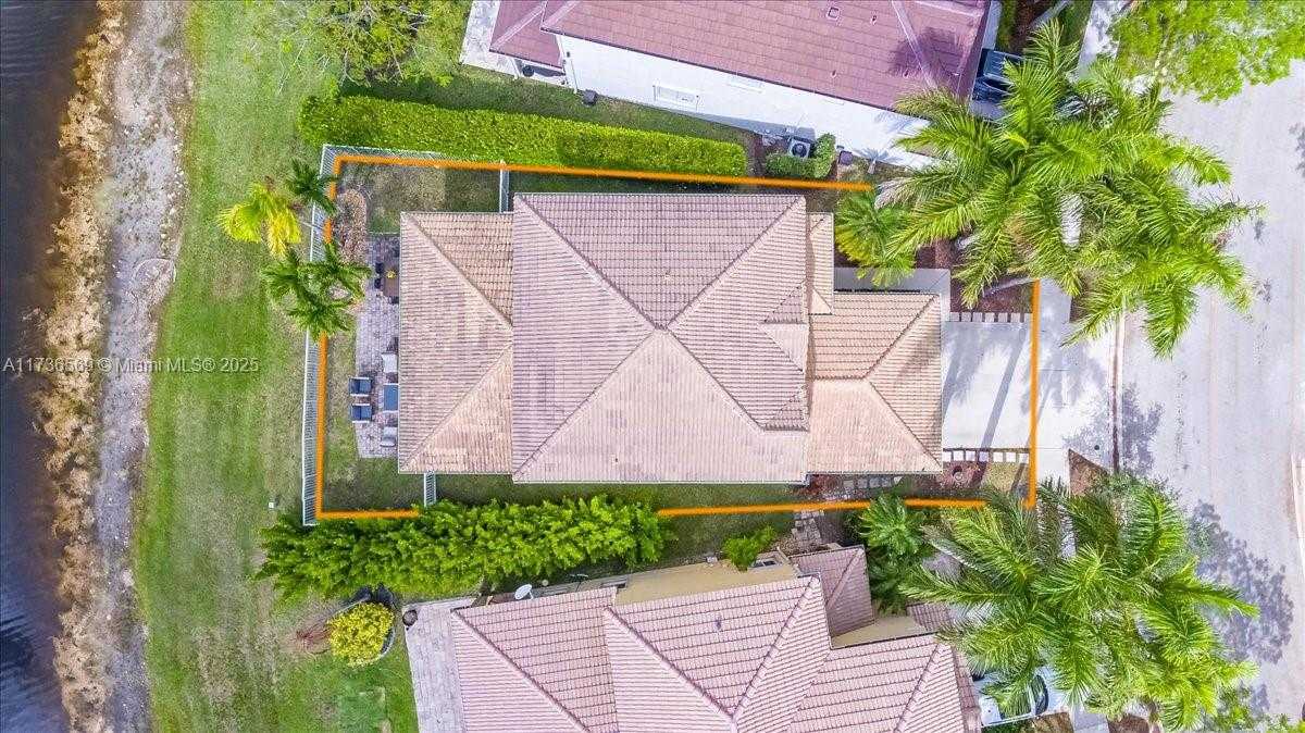 Small Image of 920 GOLDEN CANE DR, Weston Number 4