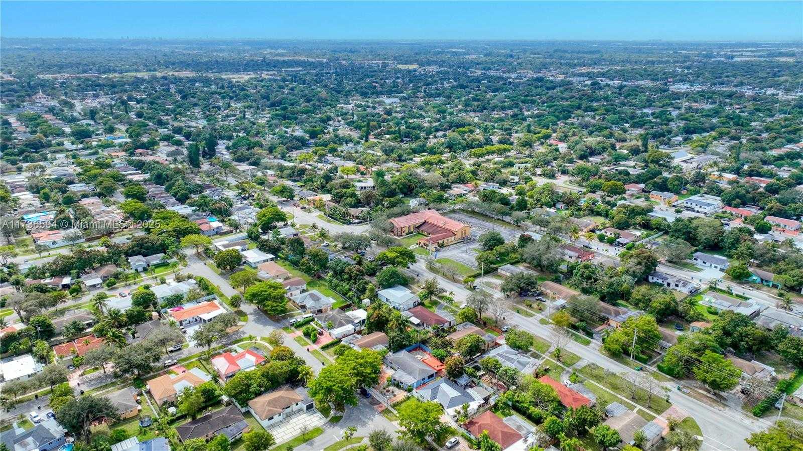 Small Image of 12890 NORTH EAST MIAMI CT, North Miami Number 26