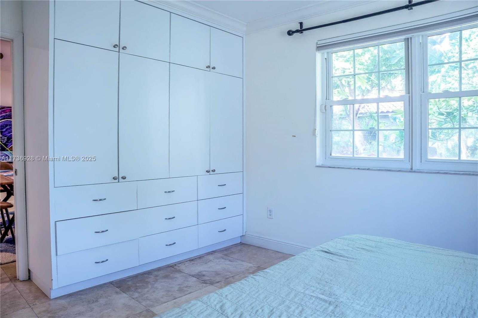 Small Image of 641 ZAMORA AVE, Coral Gables Number 10