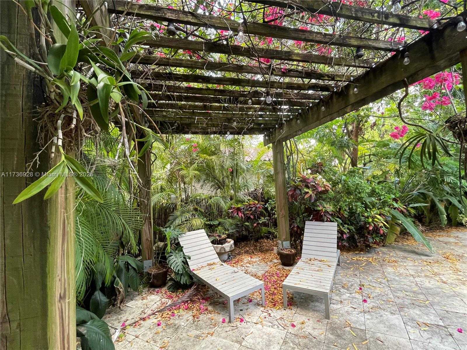Small Image of 641 ZAMORA AVE, Coral Gables Number 15