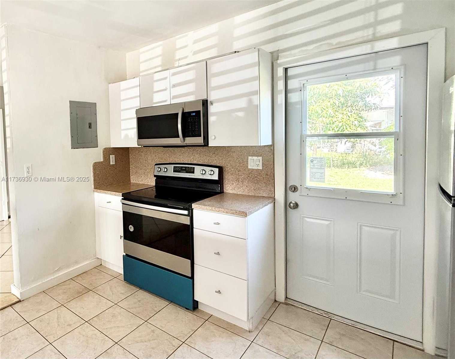Small Image of 903 NORTH EAST 2ND ST, Hallandale Beach Number 15