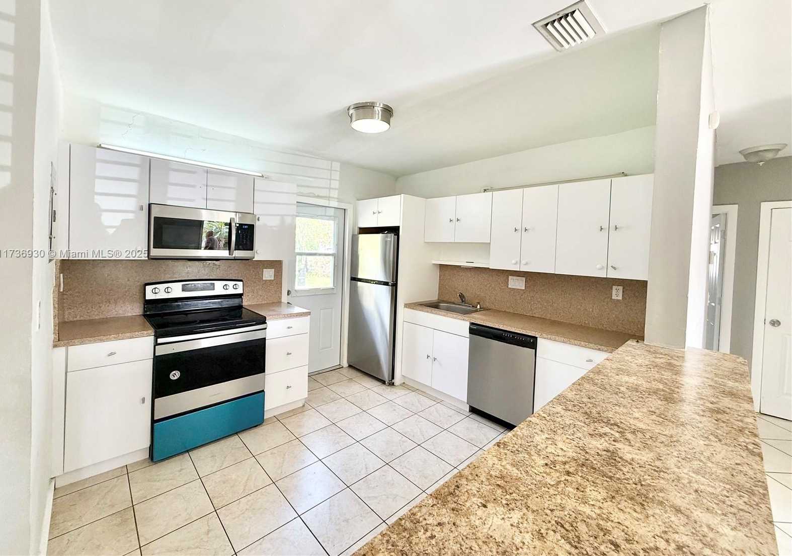 Small Image of 903 NORTH EAST 2ND ST, Hallandale Beach Number 17