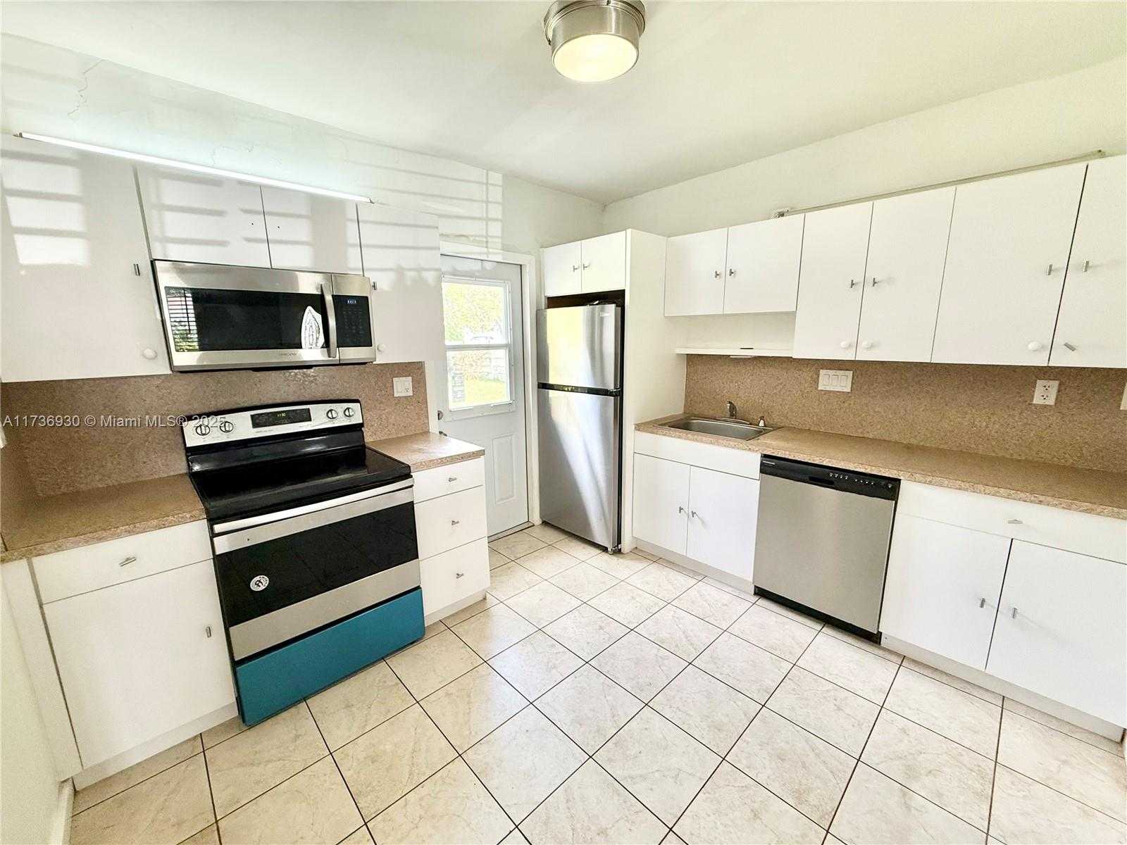 Small Image of 903 NORTH EAST 2ND ST, Hallandale Beach Number 32