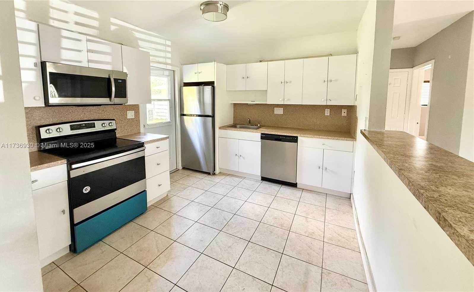 Small Image of 903 NORTH EAST 2ND ST, Hallandale Beach Number 7